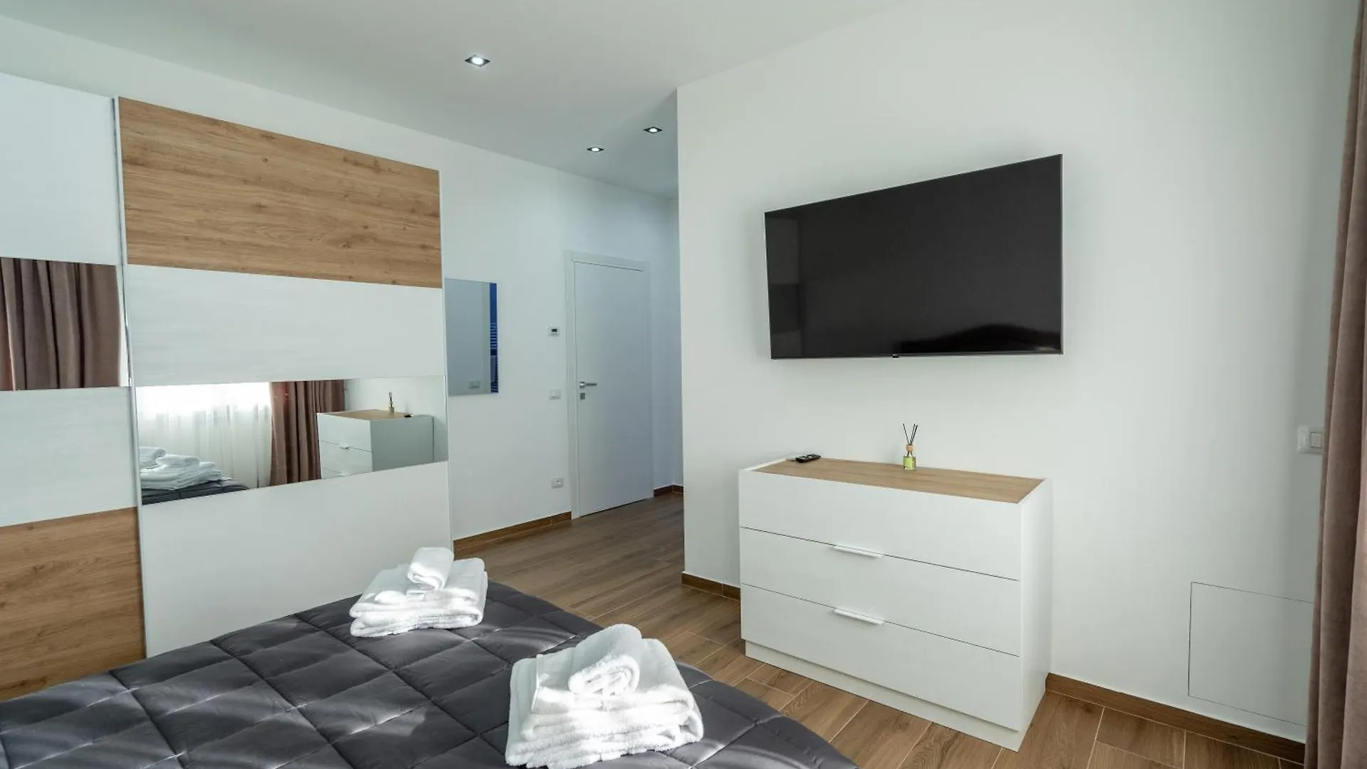Home One Room Verona Fiera With Private Bathroom Apartmán