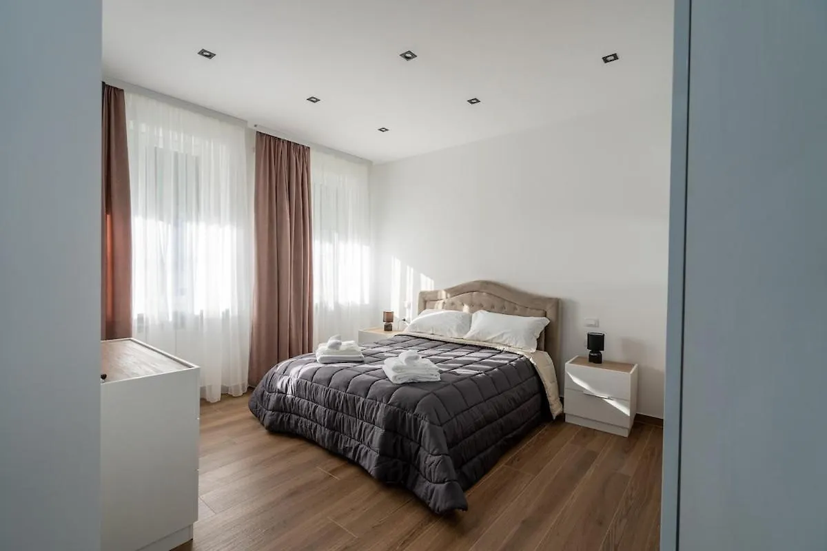 Home One Room Verona Fiera With Private Bathroom Daire