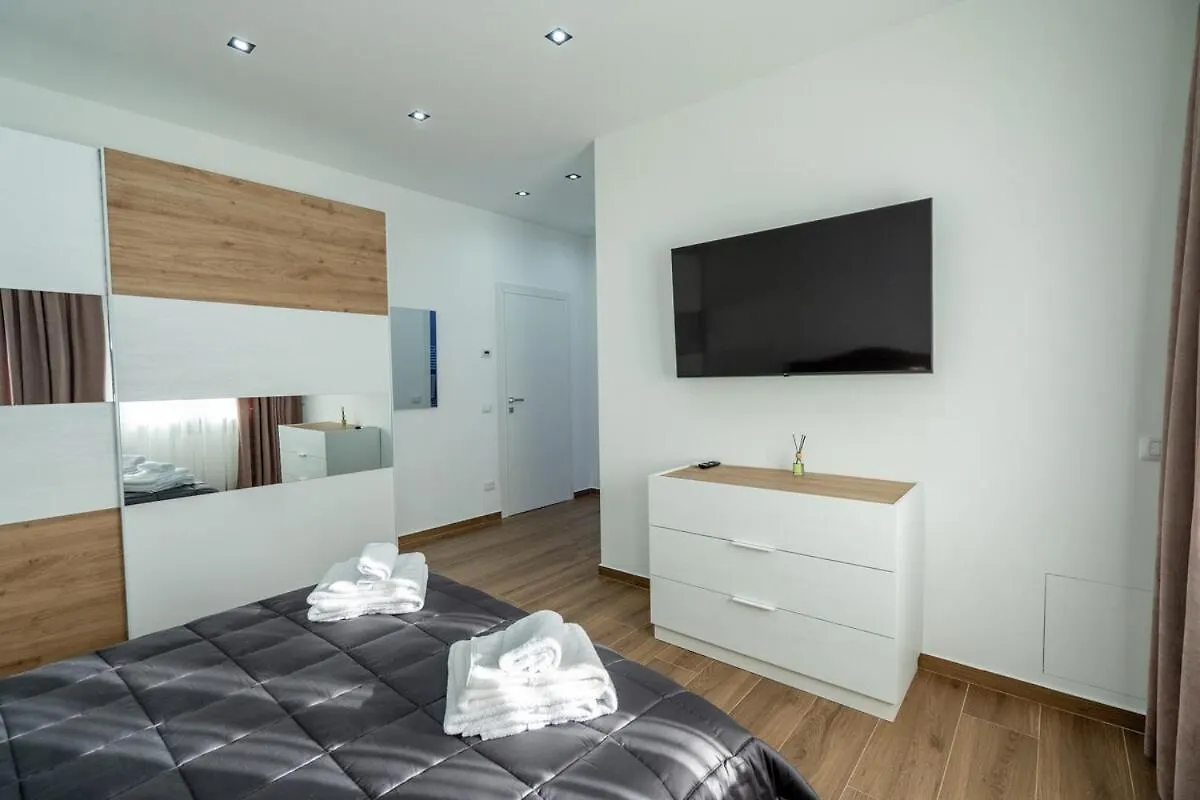 Apartment Home One Room Verona Fiera With Private Bathroom Italy
