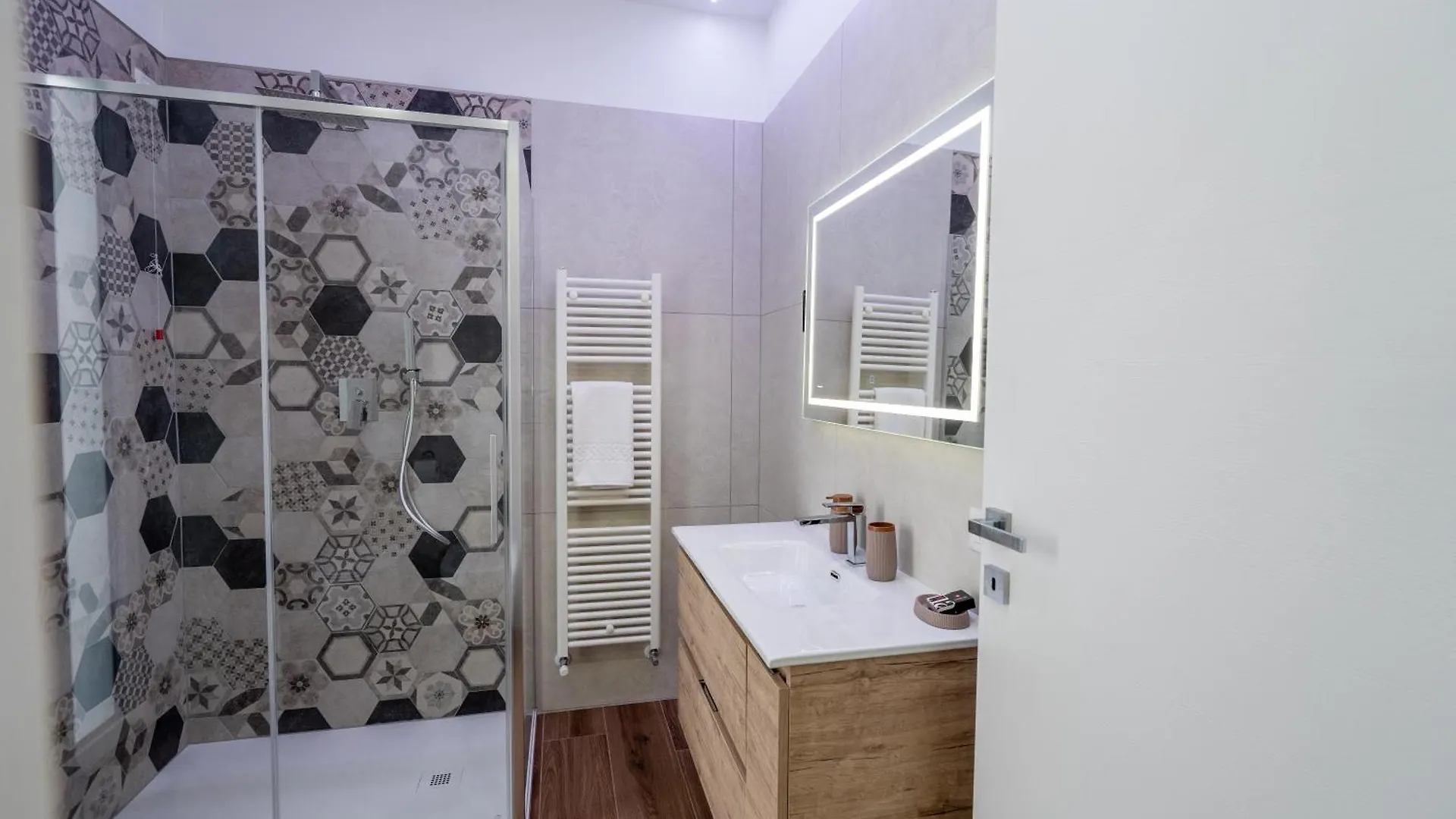 Home One Room Verona Fiera With Private Bathroom 0*,  Italy